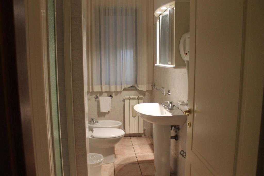 Residence La Piscina Isola del Gran Sasso dʼItalia Pokój zdjęcie
